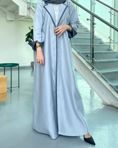 W03
